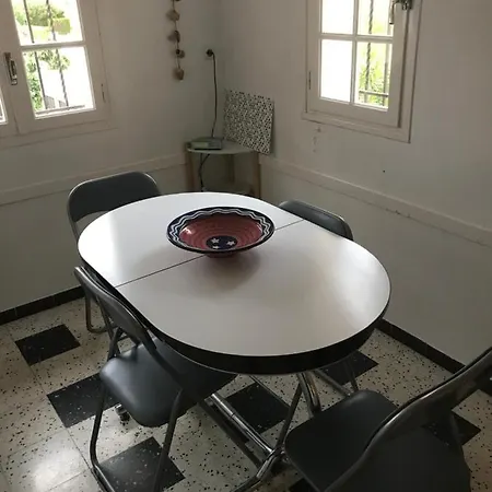 Meuble Trois Etoiles Au Premier Etage D'une Maison Typique * Saint-Cyprien (Pyrenees-Orientales)